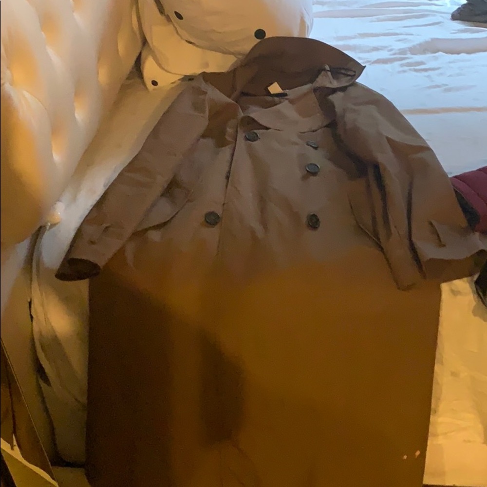 Trench coat in good condition